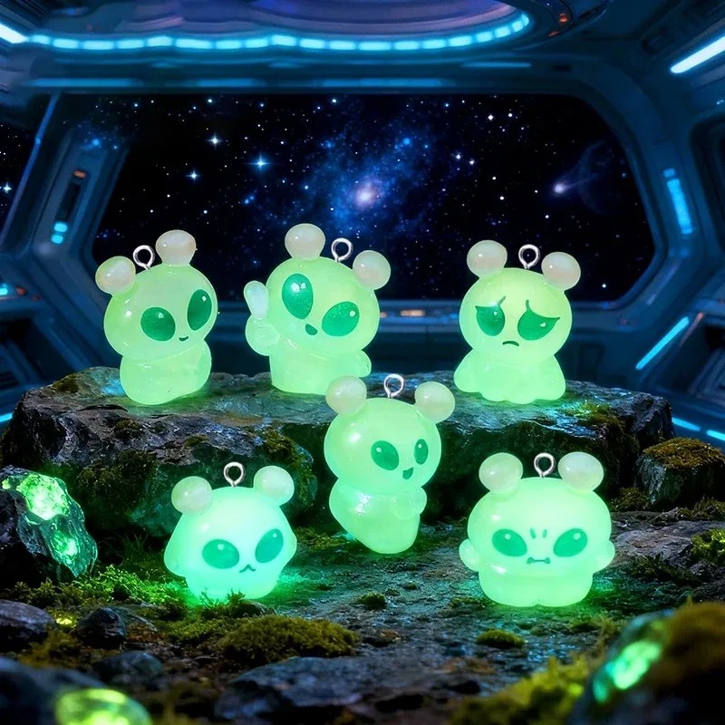 10Pcs Luminous Mini Green Alie - Resin Art Essentials review and price
