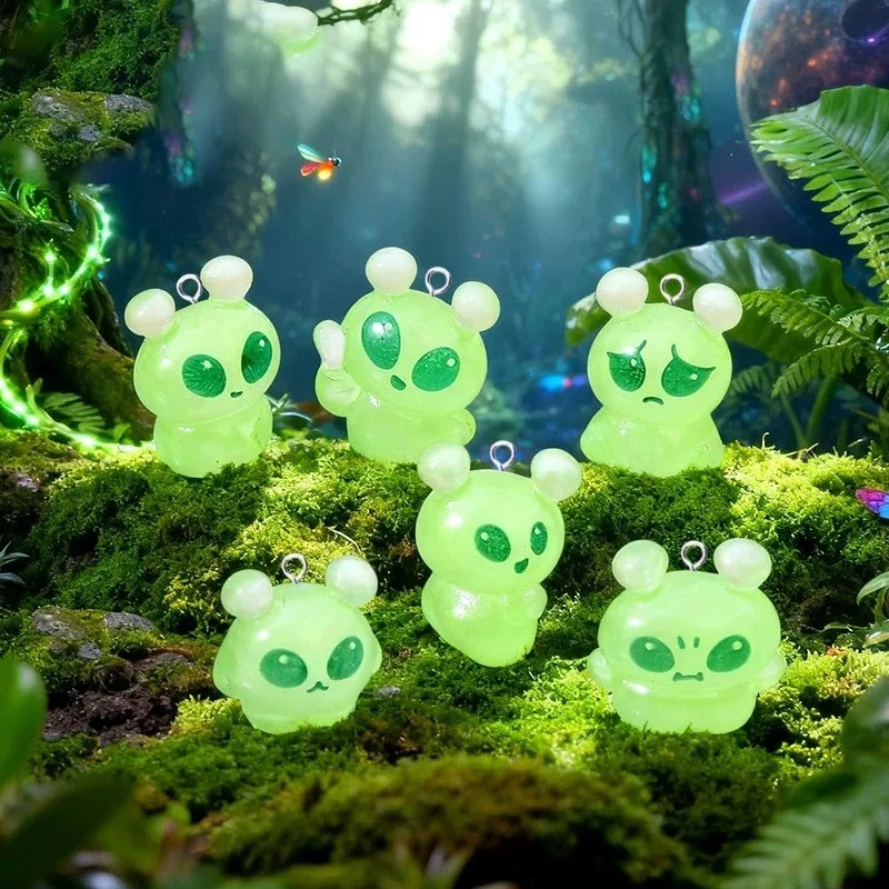 10Pcs Luminous Mini Green Alie - Resin Art Essentials review and price